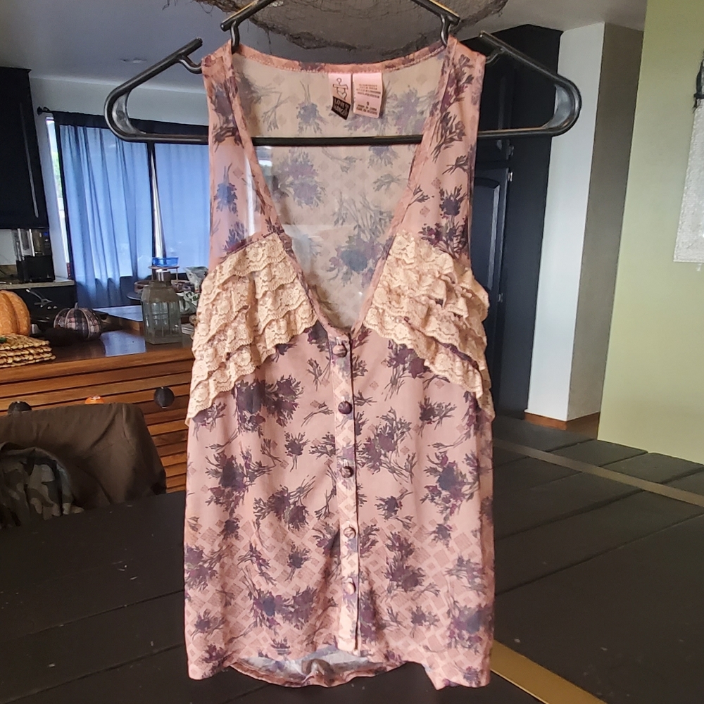 Floral lace tank